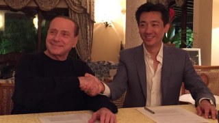 Silvio Berlusconi e Bee Taechaubol