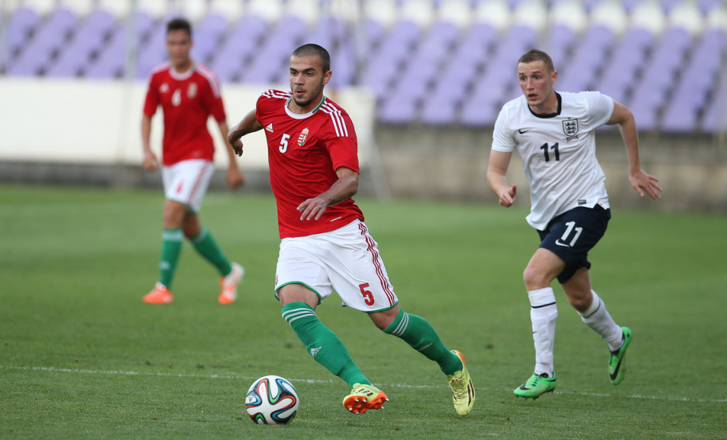 Tamas con la maglia dello Slavia Praga