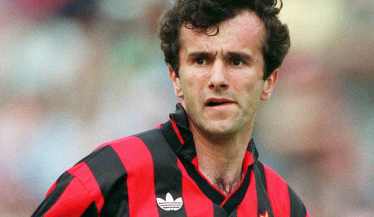 Dejan Savicevic con la maglia del Milan nella stagione 92-93